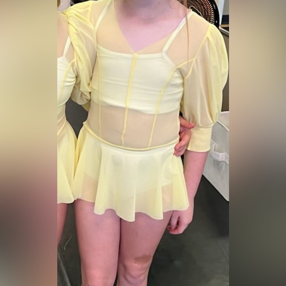Yellow dance costume - Picture 3 of 3